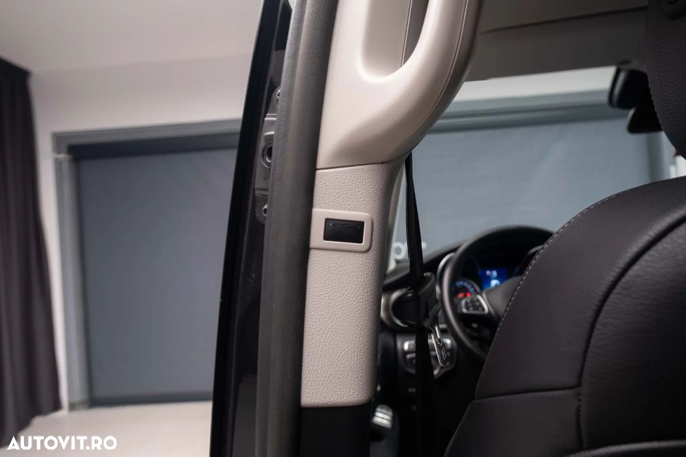 Mercedes-Benz V 300 d Lang 4Matic 9G-TRONIC Avantgarde - 23