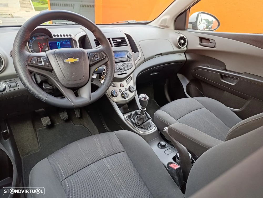 Chevrolet Aveo 1.2 LTZ - 12