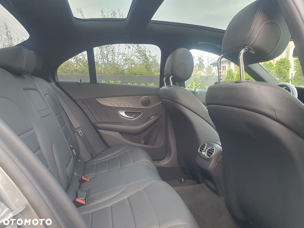Mercedes-Benz Klasa C 200 4-Matic 9G-TRONIC - 13