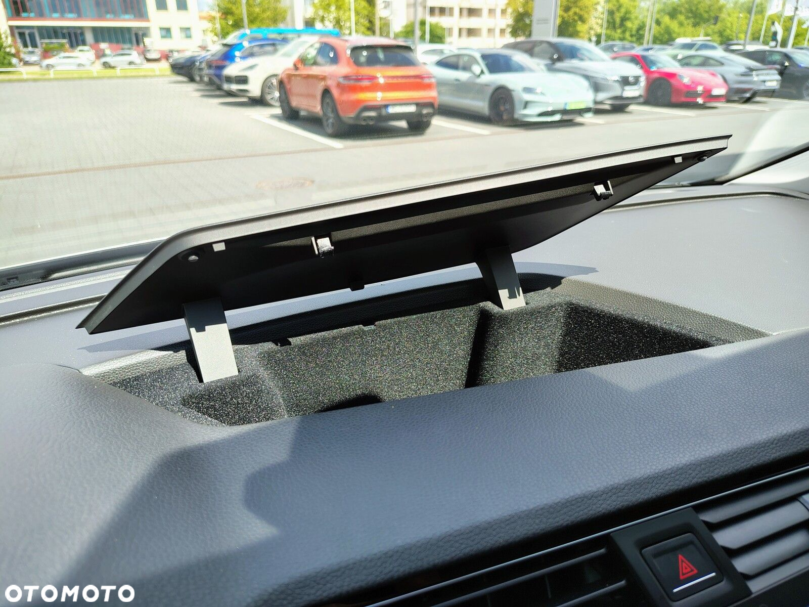 Volkswagen Touran - 27