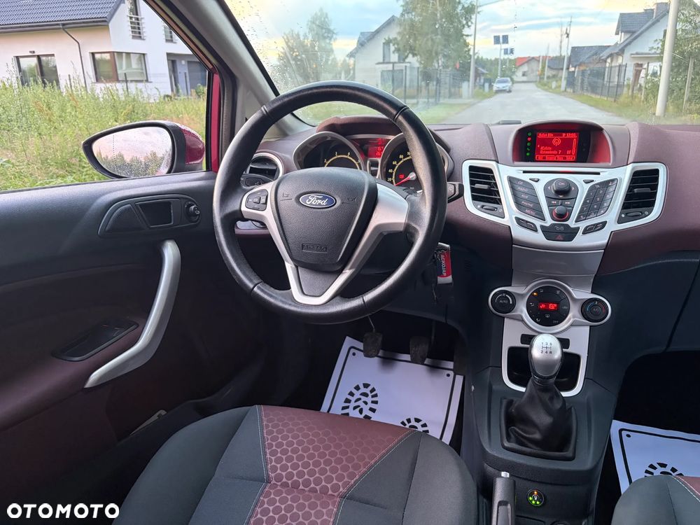 Ford Fiesta 1.4 Ghia - 14