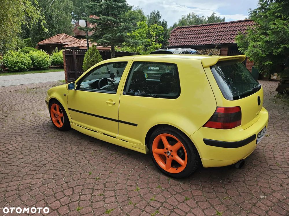 Volkswagen Golf - 3