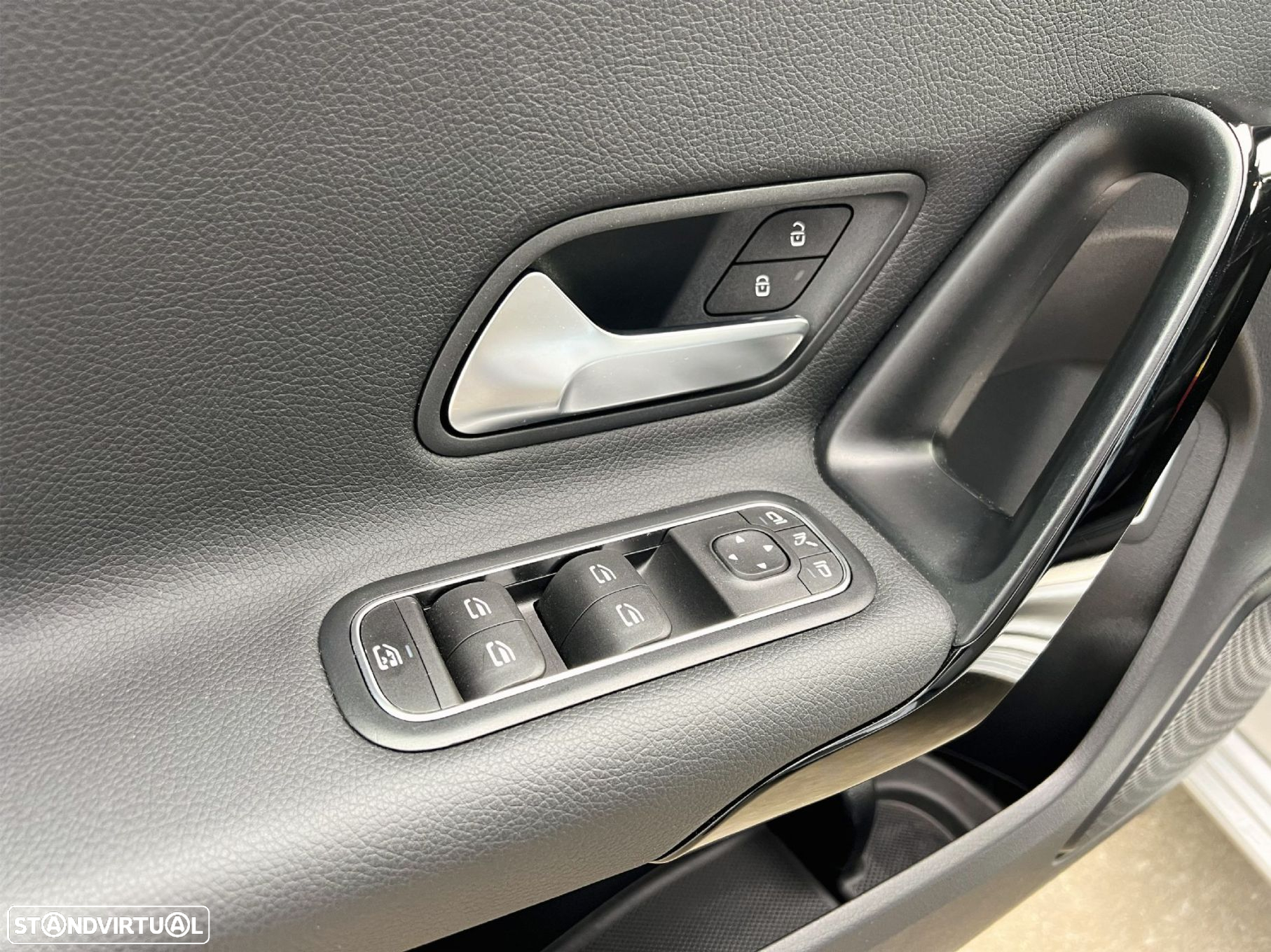 Mercedes-Benz A 180 Limousine d Business Solutions Aut. - 24