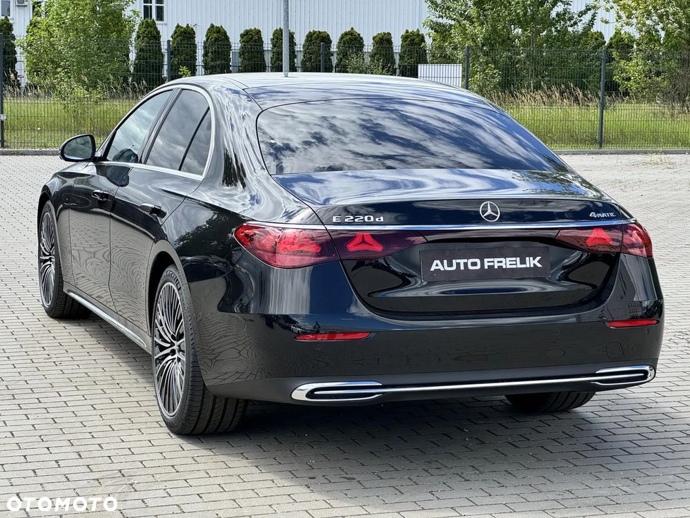 Mercedes-Benz Klasa E 220 d mHEV 4-Matic Exclusive 9G-Tronic - 12