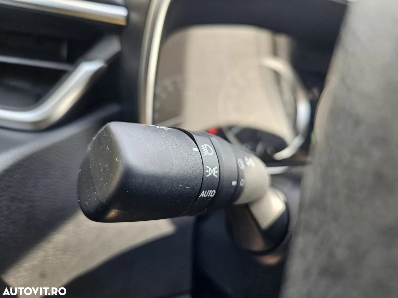 Toyota Corolla 1.8 HSD Business - 15