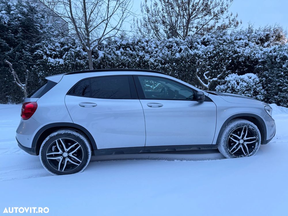 Mercedes-Benz GLA - 4