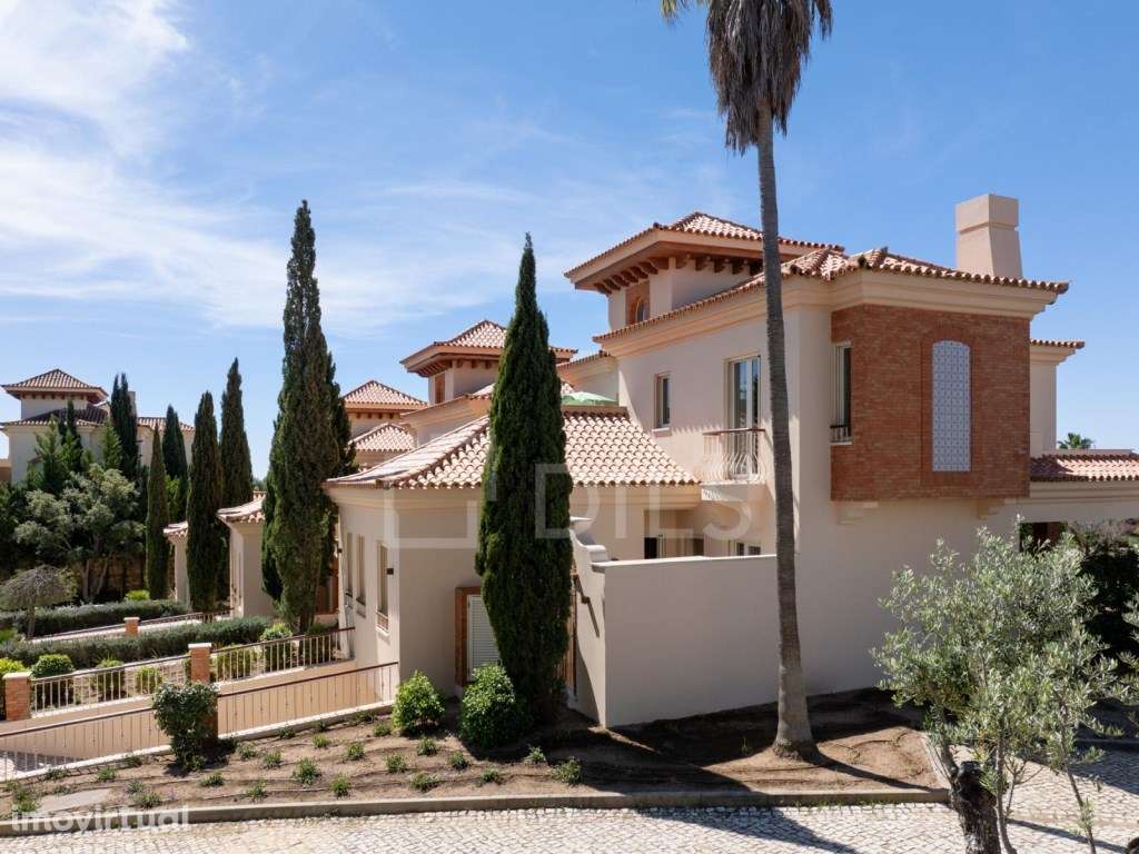 Moradia T3 com terraço e arrecadação no Monte Rei Golf & Country Club - Grande imagem: 3/79