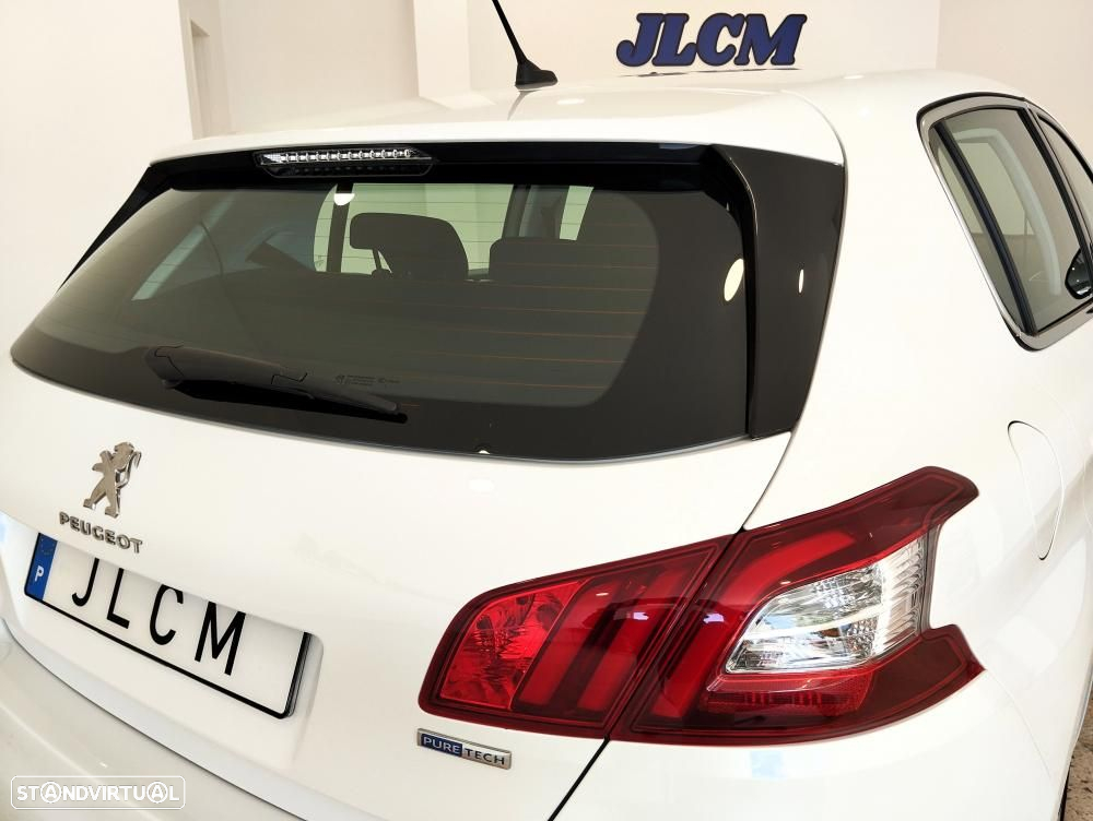 Peugeot 308 1.2 PureTech Allure - 17