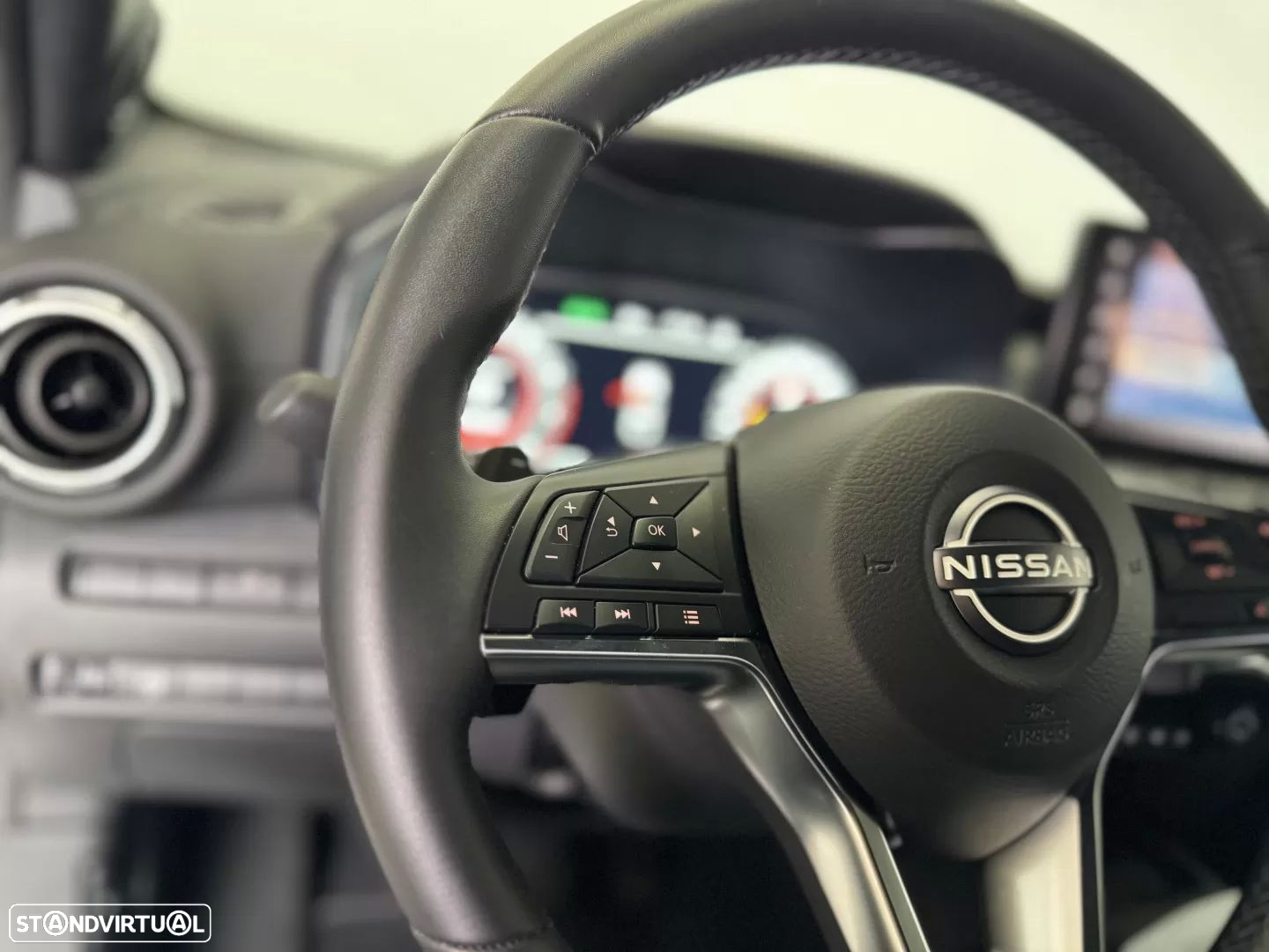 Nissan Juke 1.0 DIG-T N-Connecta NAV. DCT - 36