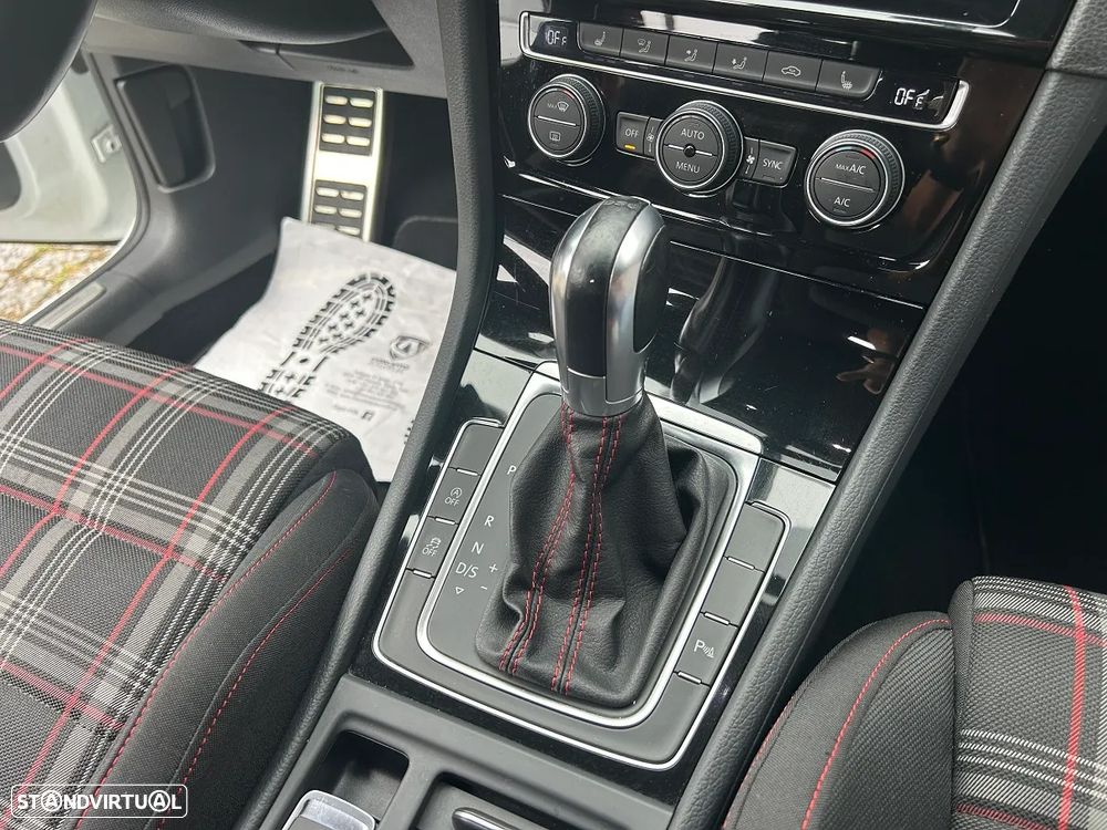 VW Golf 2.0 TSI GTI DSG Performance - 22