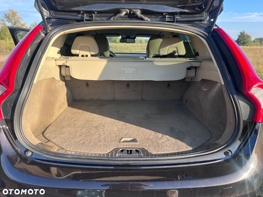 Volvo V60 D5 Summum - 18