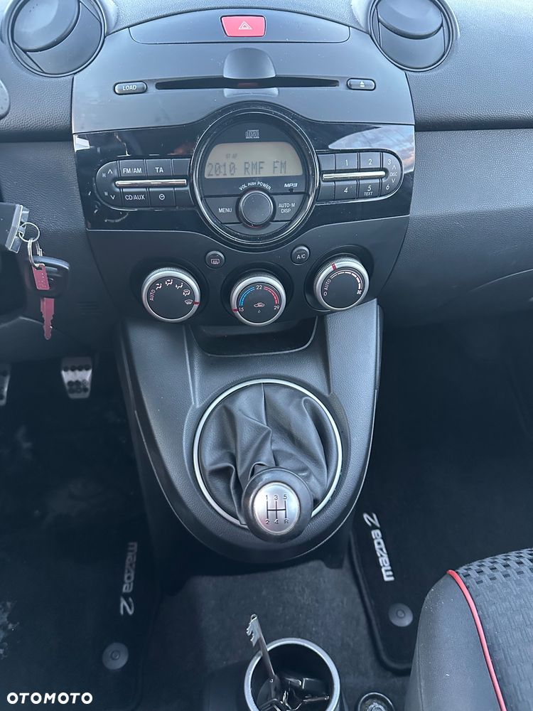 Mazda 2 - 13