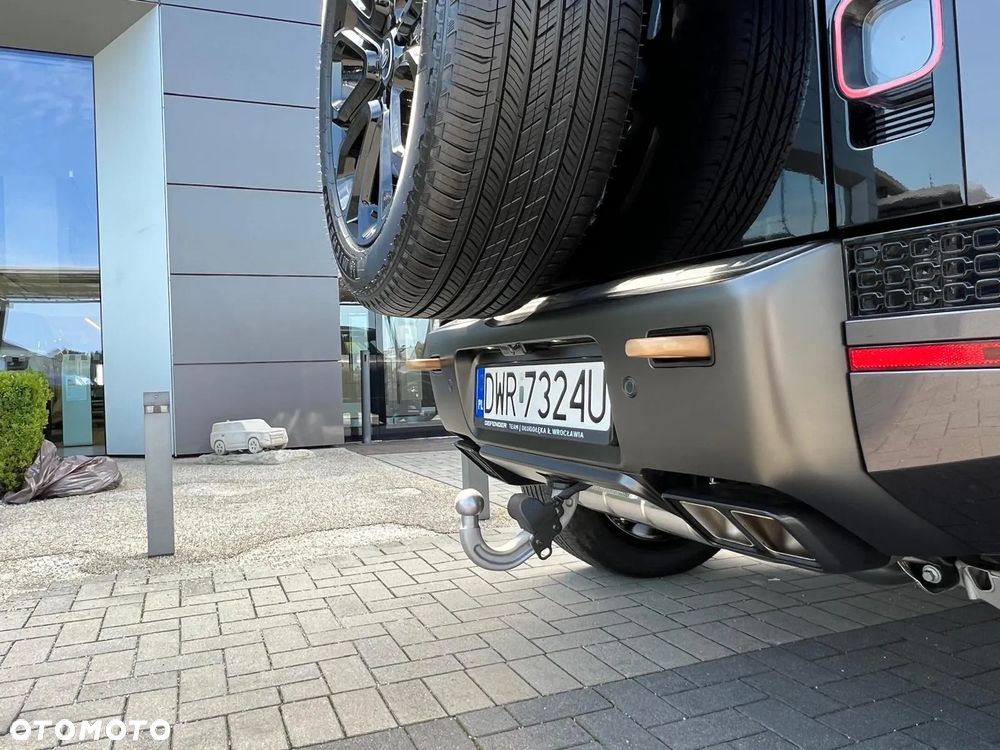 Land Rover Defender - 12