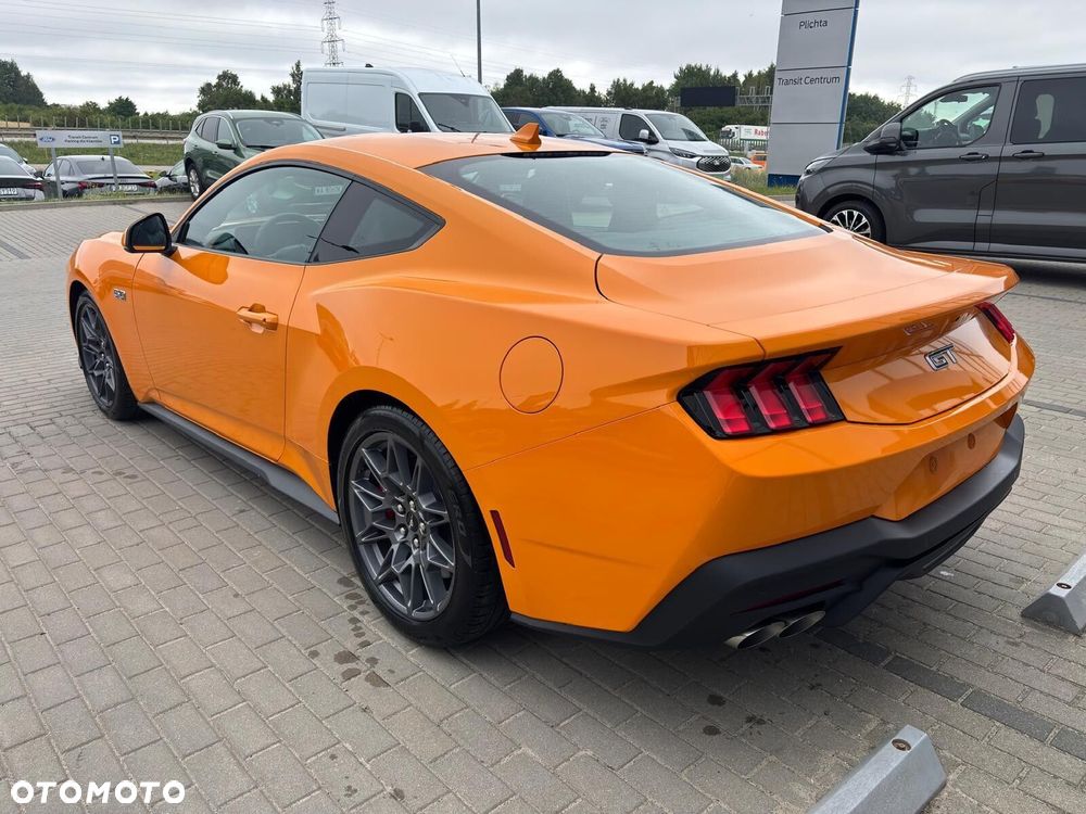 Ford Mustang - 10