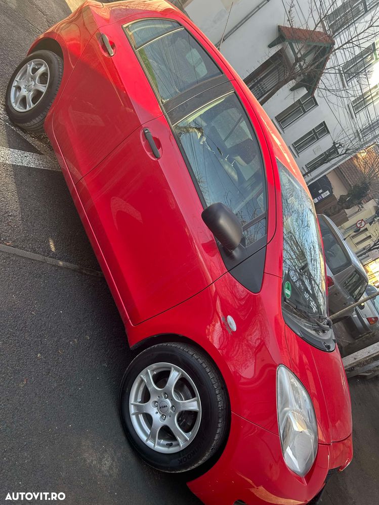 Toyota Yaris 1.3 Sol - 2