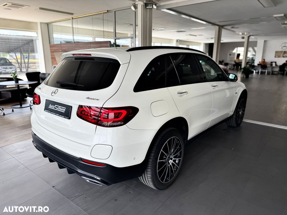 Mercedes-Benz GLC 300 e 4Matic 9G-TRONIC AMG Line - 8