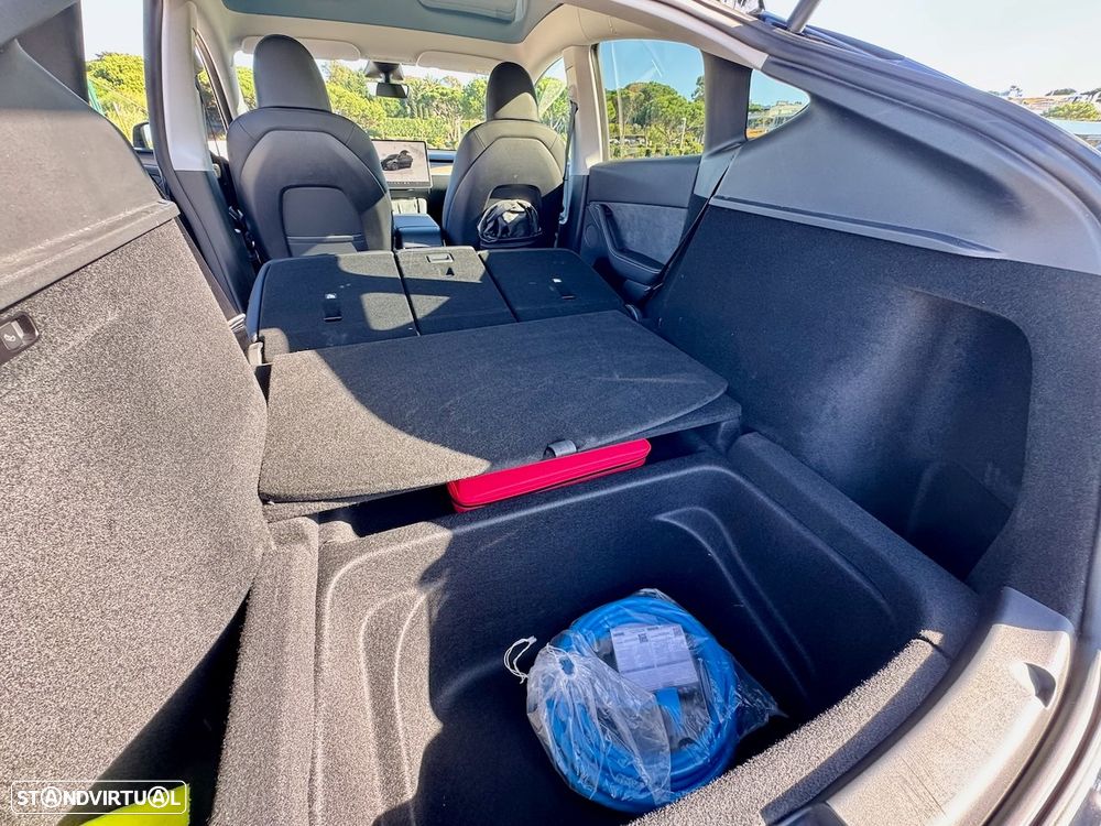 Tesla Model Y Long-Range RWD - 19