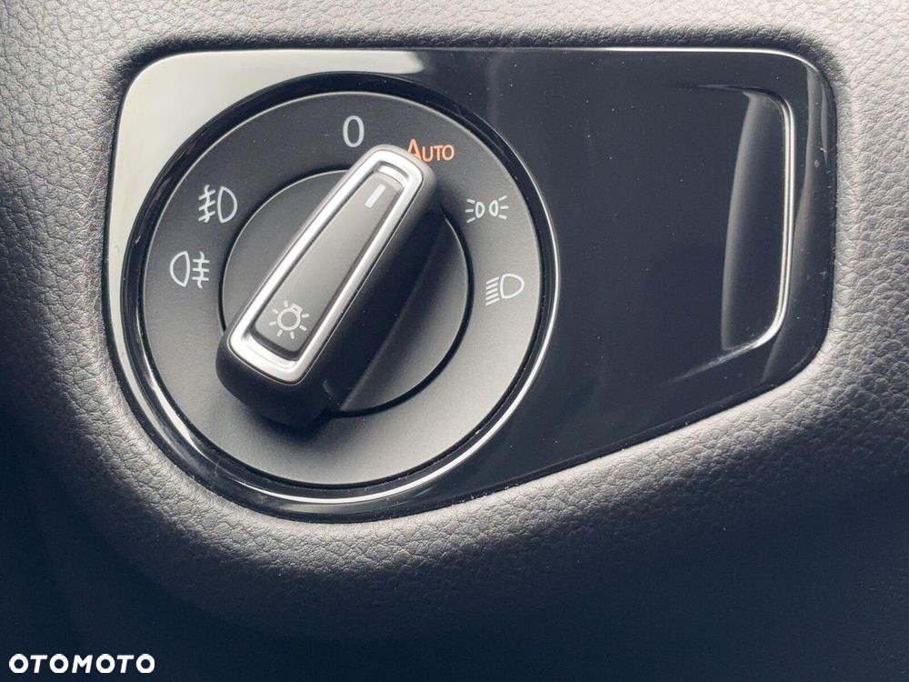 Volkswagen Golf 1.5 TSI BMT Evo Highline DSG - 25