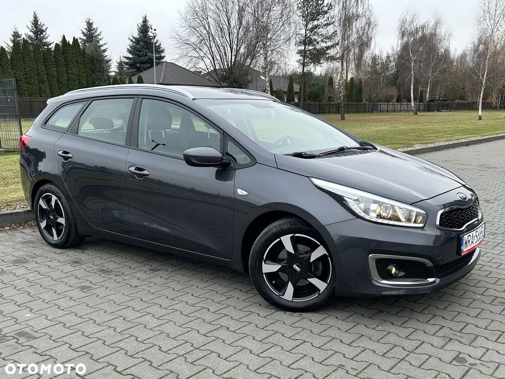 Kia Ceed 1.6 CRDi 136 ISG Edition 7 - 11