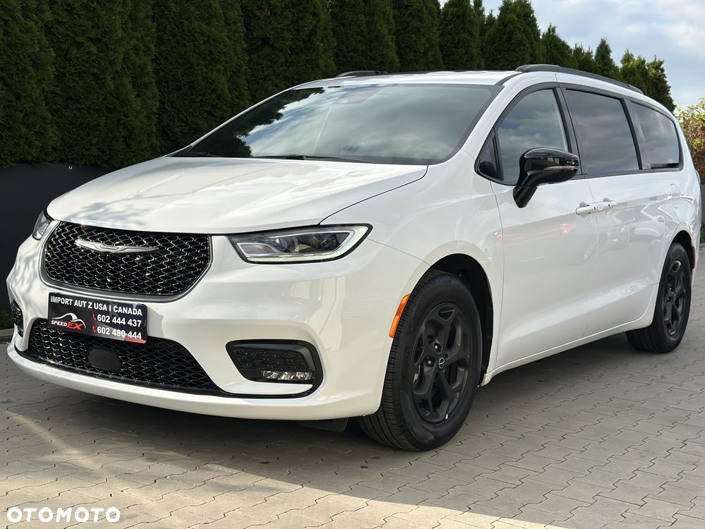 Chrysler Pacifica - 3