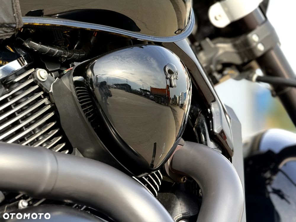 Suzuki Boulevard - 19