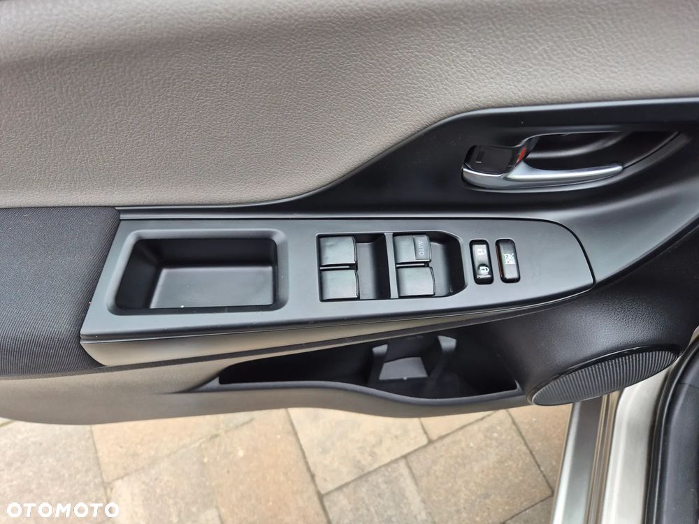 Toyota Yaris Hybrid 100 Business Edition - 25