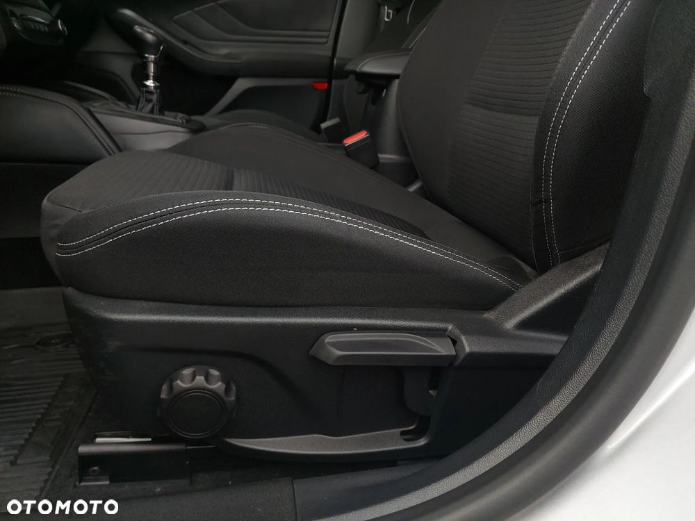 Ford Focus 1.5 EcoBlue Titanium X - 19