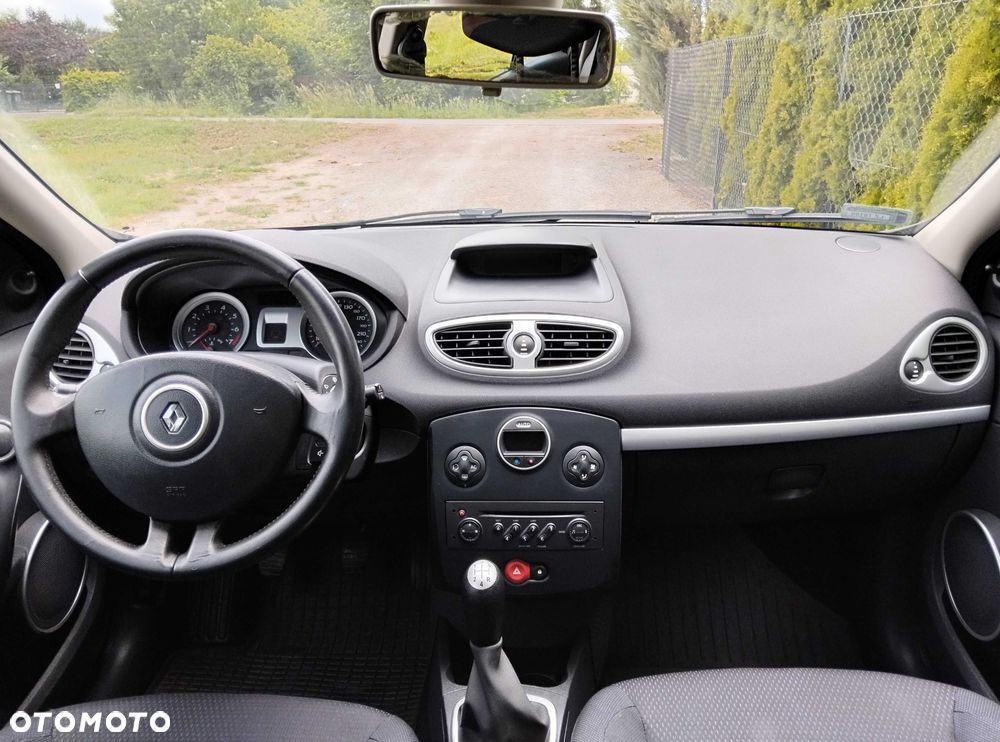 Renault Clio - 8