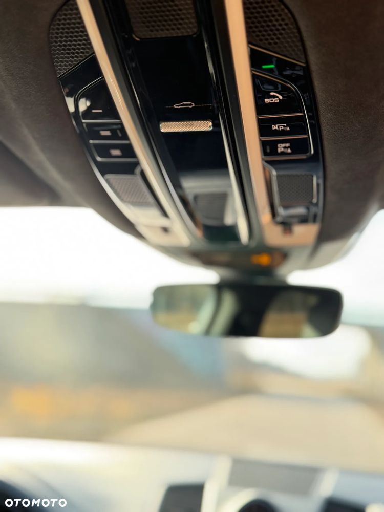 Porsche Cayenne Turbo - 26