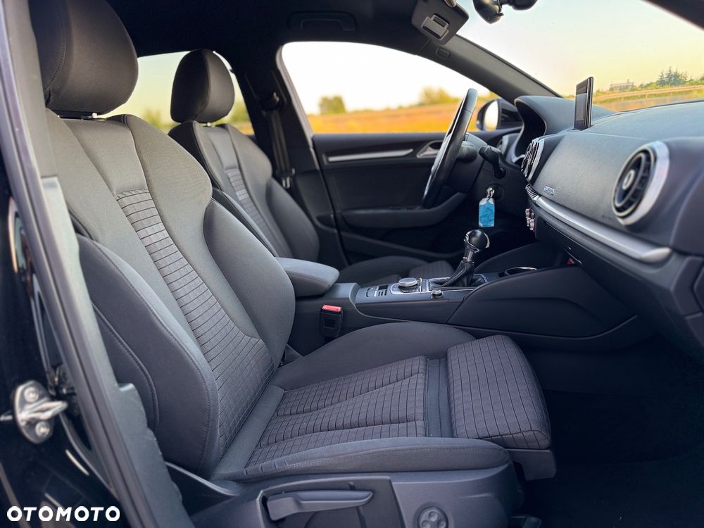 Audi A3 Sportback 2.0 TDI (clean diesel) S tronic S line Sportpaket - 18