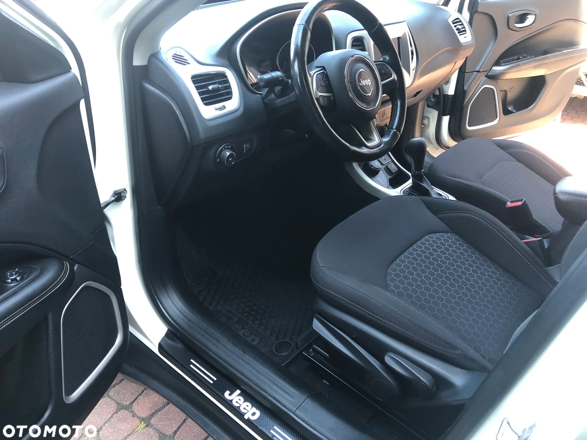 Jeep Compass - 19