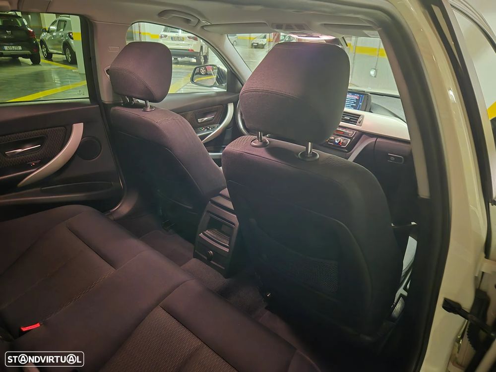 BMW 318 d Auto - 49