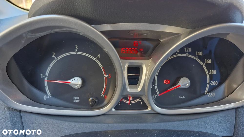 Ford Fiesta 1.4 TDCi Ambiente - 11