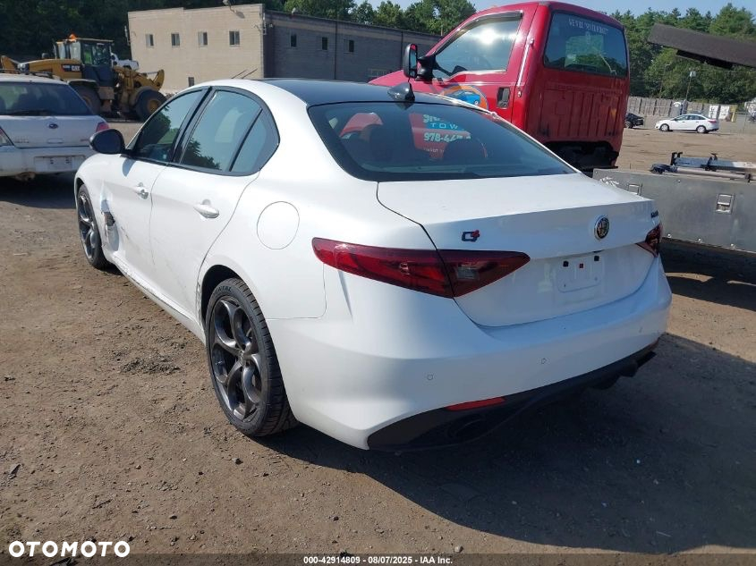 Alfa Romeo Giulia - 2