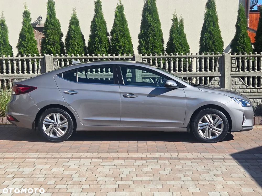Hyundai Elantra 1.6 Style - 20