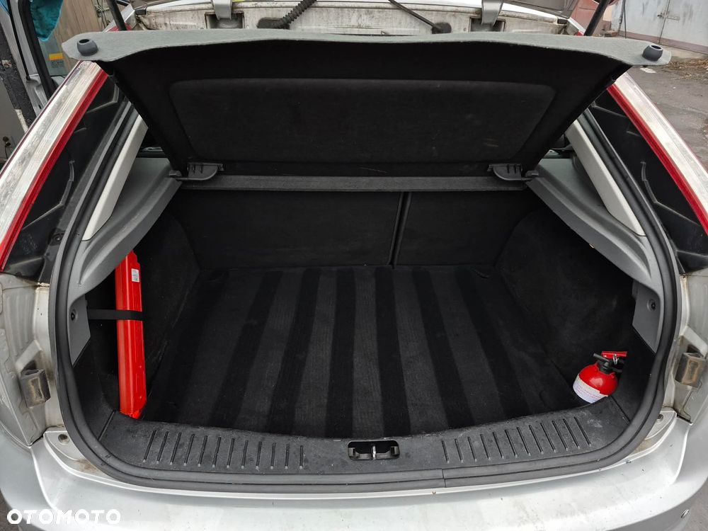 Ford Focus 1.6 Ghia - 15