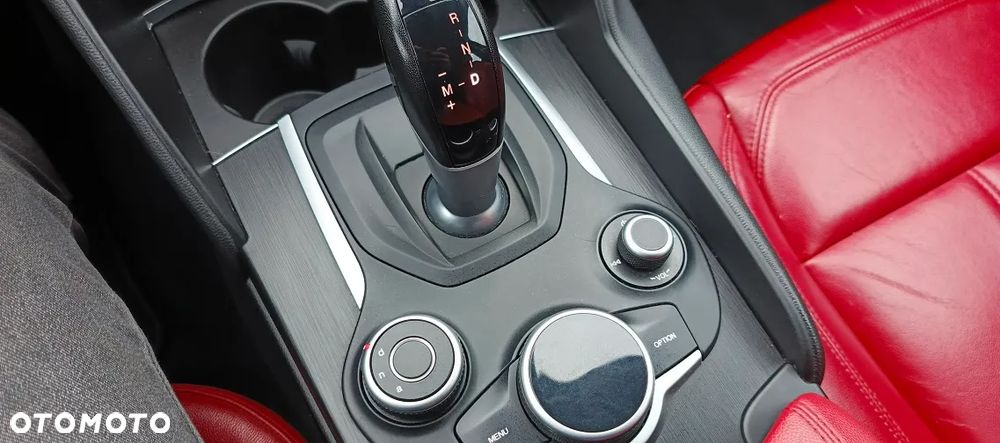 Alfa Romeo Giulia 2.2 D Turbo Super - 26