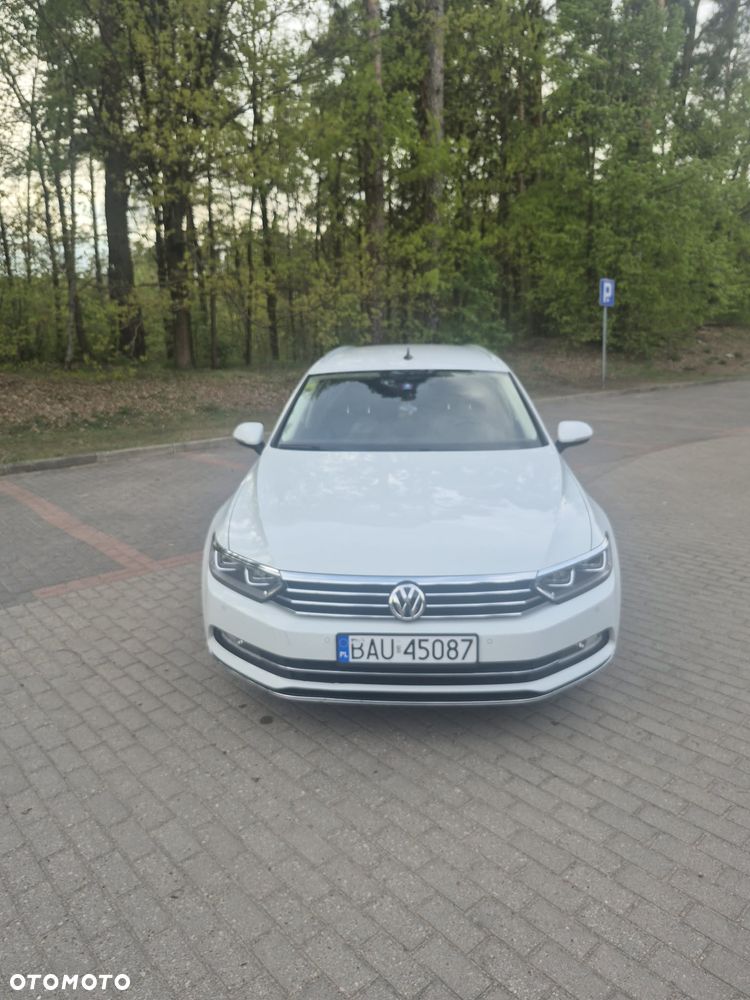 Volkswagen Passat 2.0 TDI (BlueMotion Technology) Highline - 1