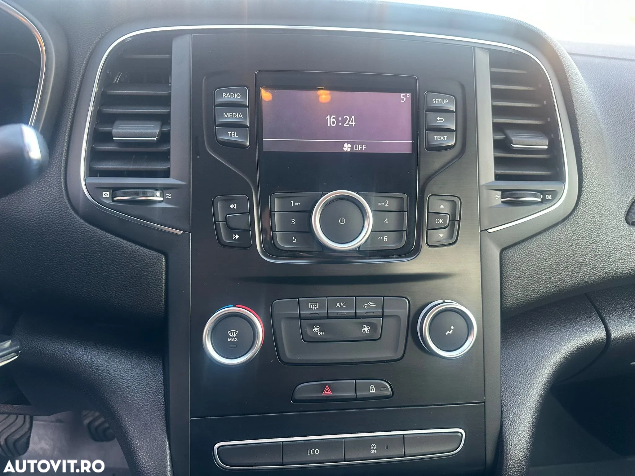 Renault Megane Estate TCe GPF Life - 9