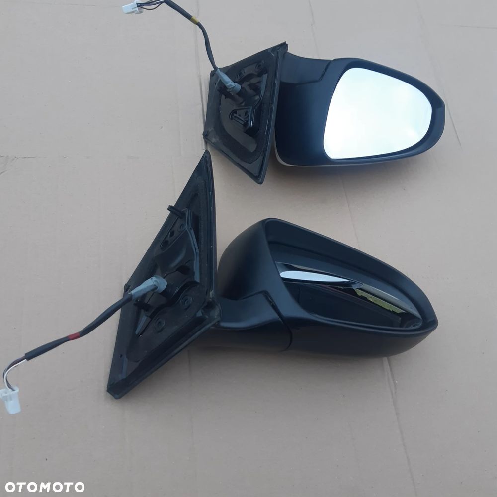 TOYOTA AURIS II 2 LIFT LUSTERKO PRAWE 7-PIN 040 15-18r - 7