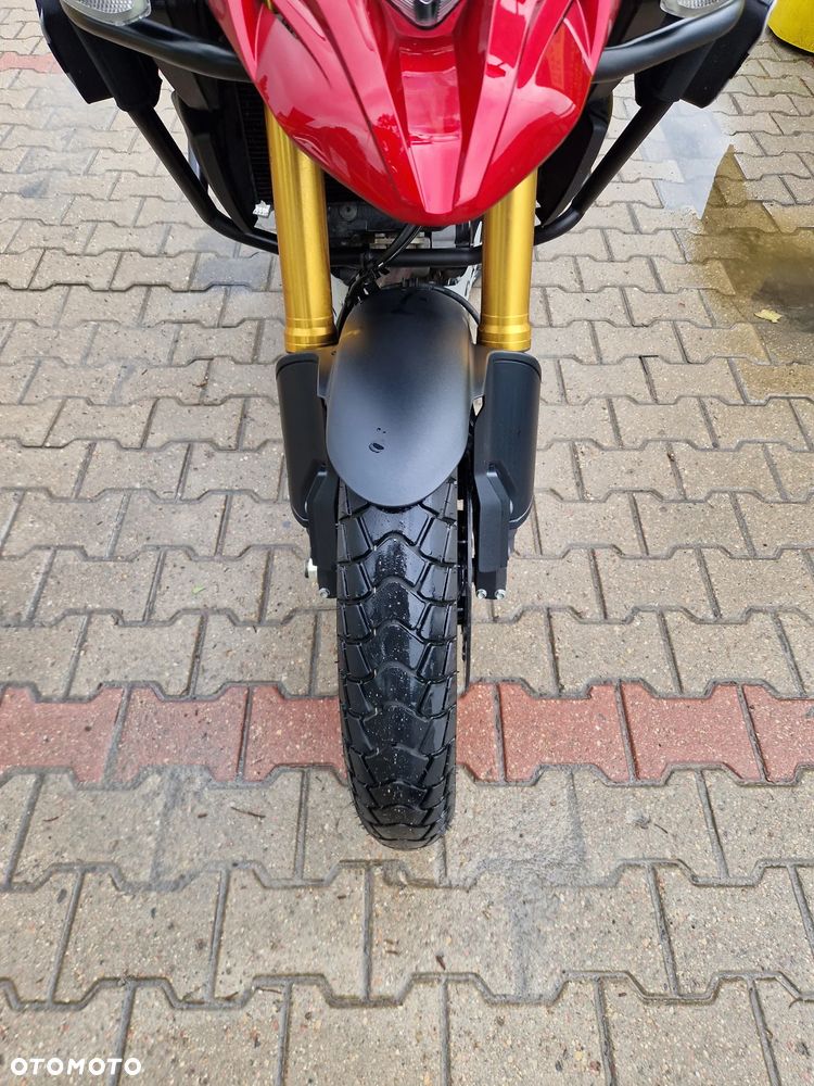 Suzuki DL - 6