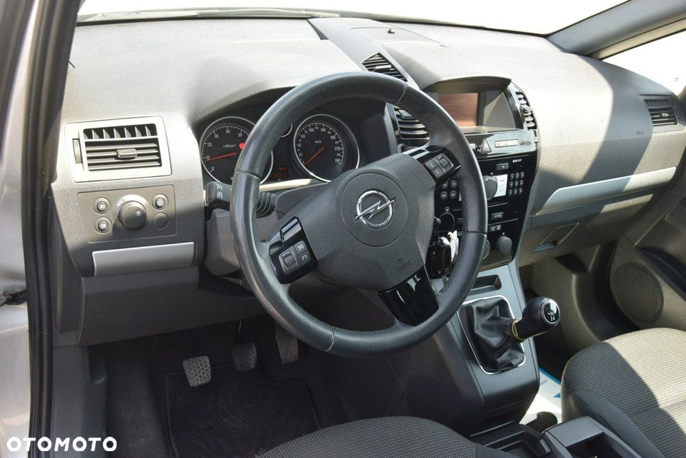 Opel Zafira 1.6 ECOFLEX Family Plus - 27
