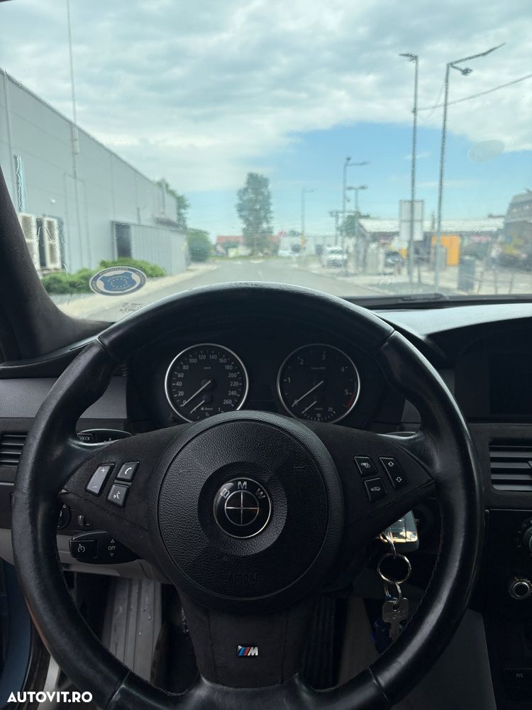 BMW Seria 5 520d Touring - 5