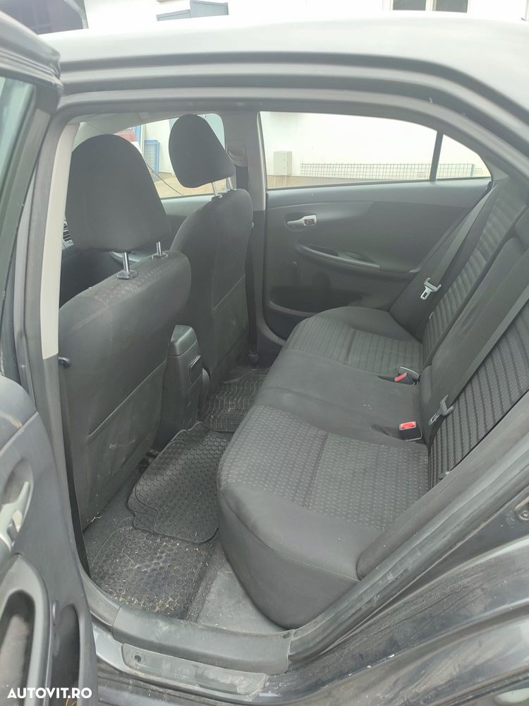 Toyota Corolla - 8