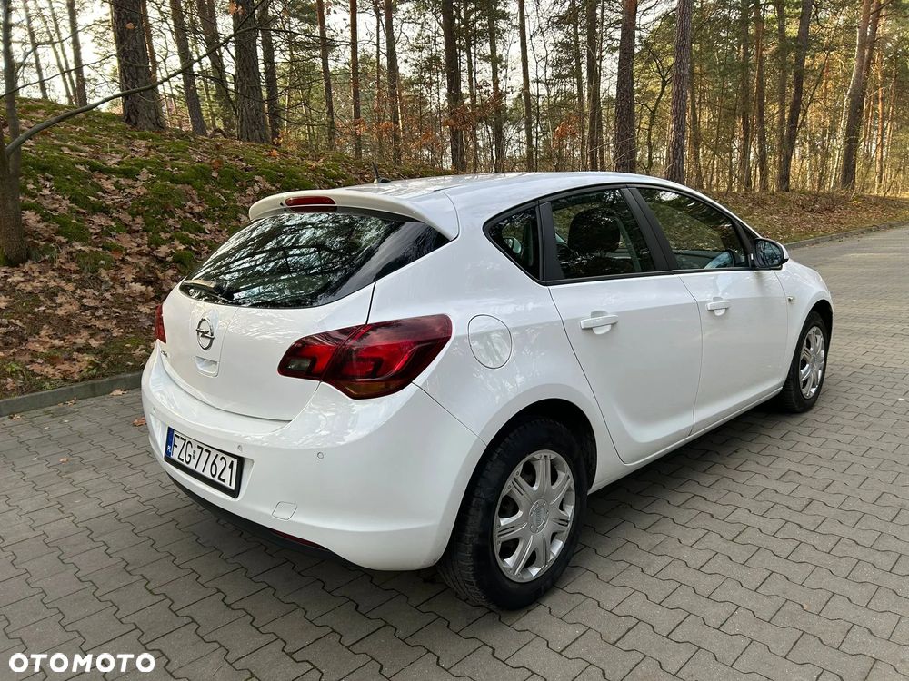 Opel Astra 1.6 Edition 111 Jahre - 6