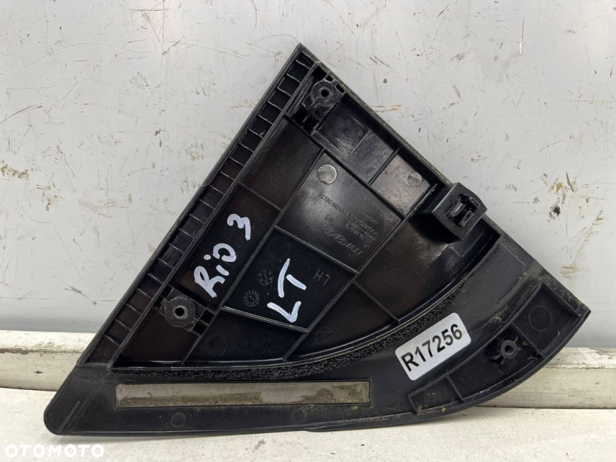 Plastik Kia Rio 3 III 11-17r. HB 5Drzwi lewa tylna zewnętrzną osłona zaślepka nakładka trójkąt drzwi - 4