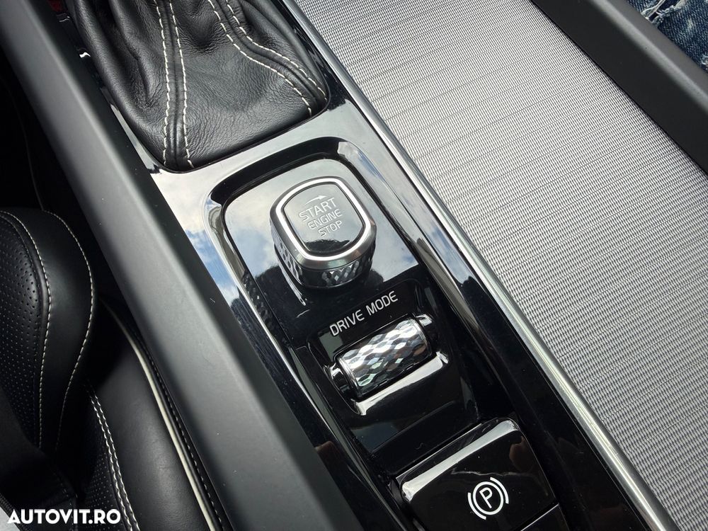 Volvo XC 60 D5 AWD R-Design - 35