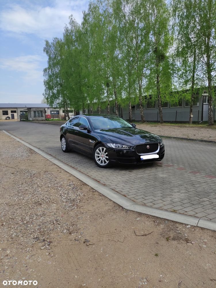 Jaguar XE 2.0 D Prestige - 2