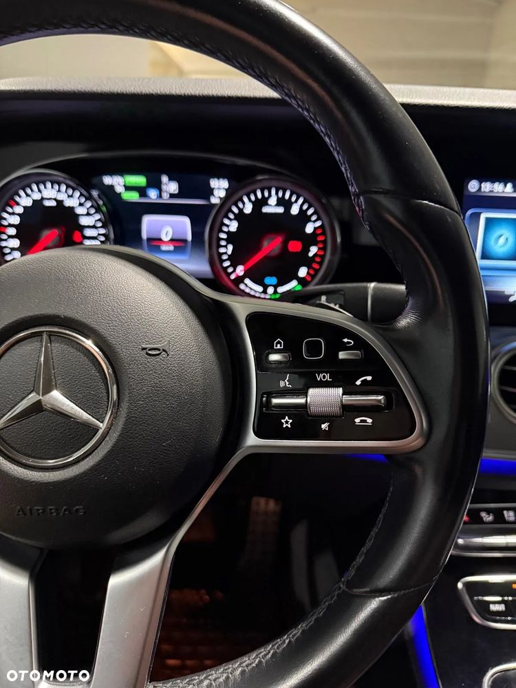 Mercedes-Benz Klasa E 300 - 28