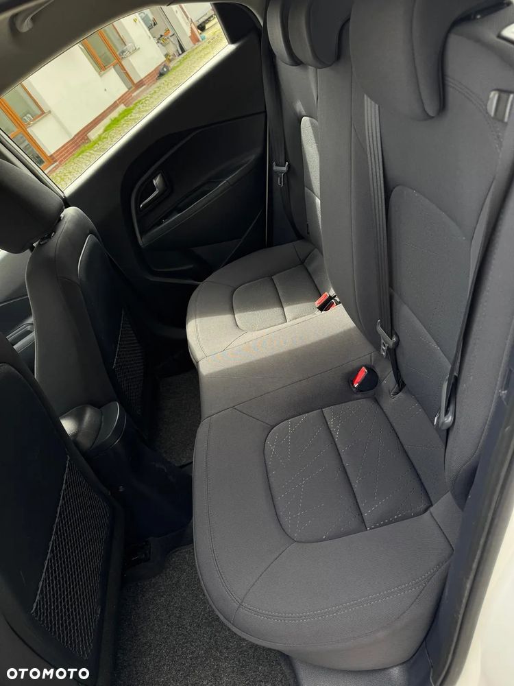Kia Rio 1.4 crdi L - 10